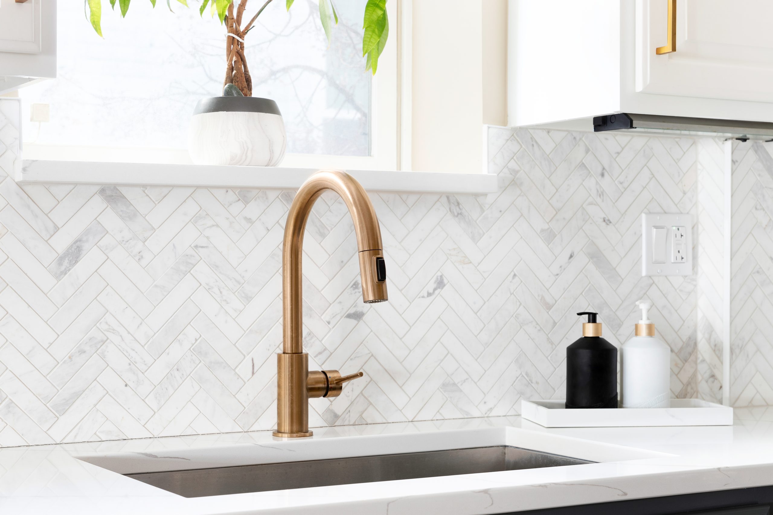 How a New Backsplash Can Upgrade Your Kitchen LFI Kitchens